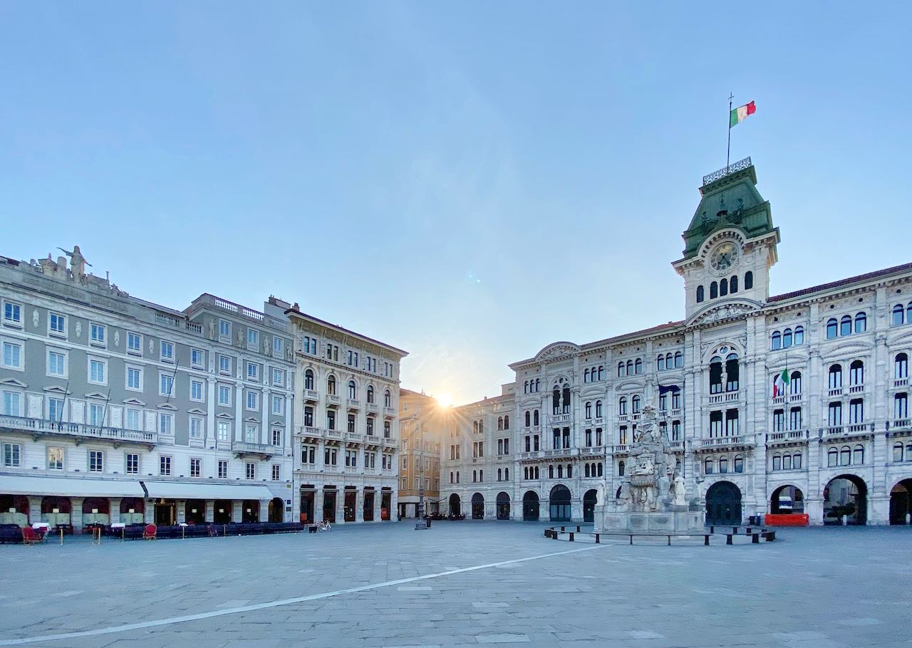 Piazza Unita Sonnenaufgang